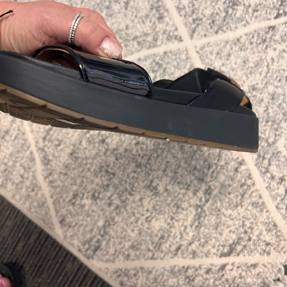 UGG Australia Lennox Textile Patient Leather Strappy Black mid-platform sandal - Picture 6 of 9